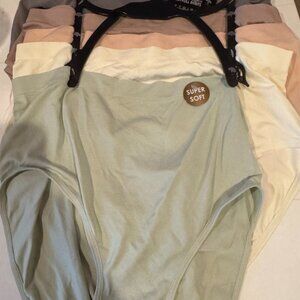 Attributes Women's 5 pack Super Soft Seamless 4-Way Stretch Full Briefs NWT